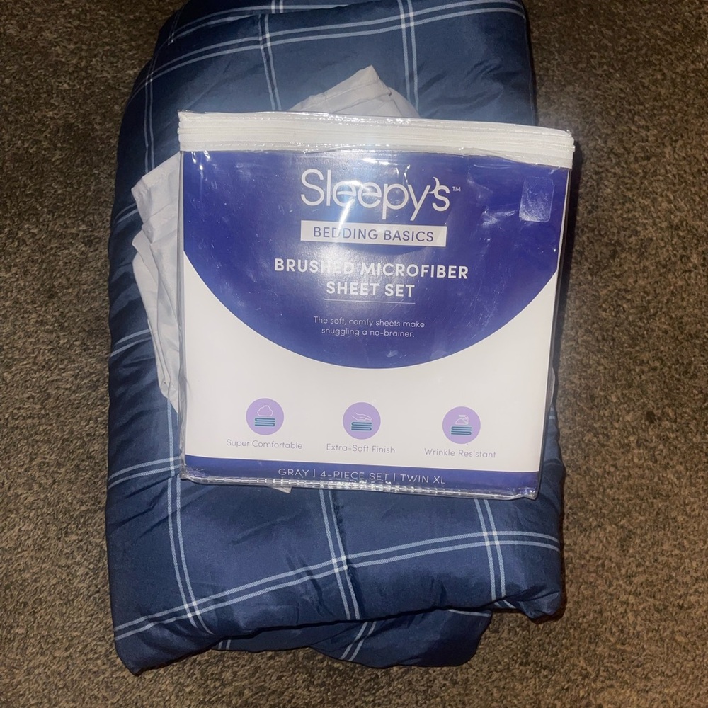 Twin xl comforter and Sheet Set - Navy and White
